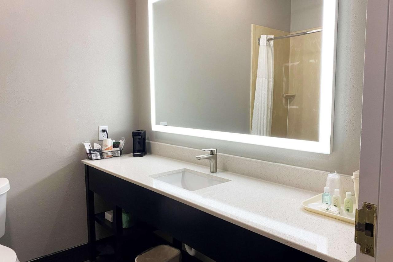 Wingate By Wyndham Biloxi - Ocean Springs Hotel Bagian luar foto